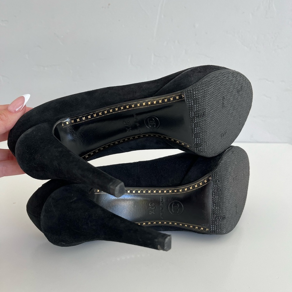 Auth VTG CHANEL Suede Platform Heels - Picture 8 of 12